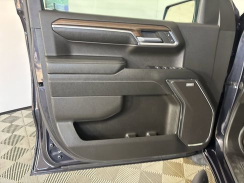 Used 2023 Chevrolet Silverado 1500 RST w/ Convenience Package II image 7