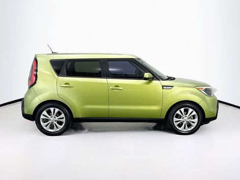 Used 2015 Kia Soul + image 4