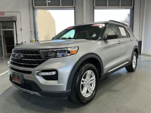 Used 2023 Ford Explorer XLT w/ Equipment Group 202A image 2