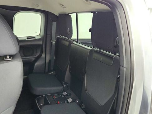 Used 2016 Toyota Tacoma SR5 image 20