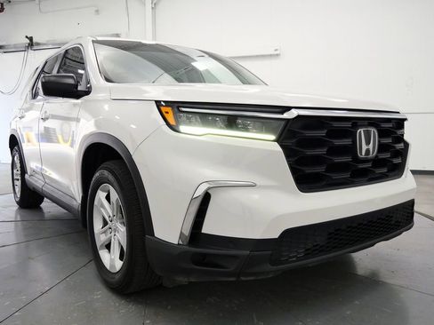 Used 2023 Honda Pilot LX image 37