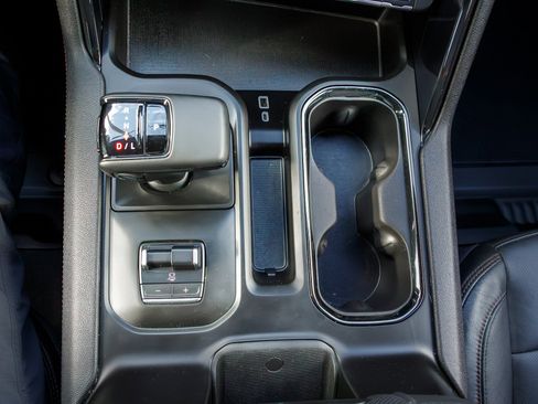 Used 2024 GMC Sierra 1500 AT4 w/ AT4 Carbonpro Edition image 25