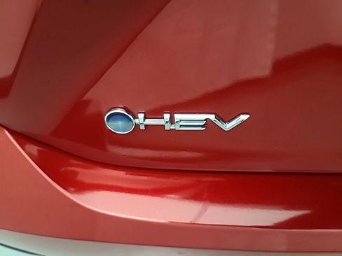 Used 2025 Toyota Camry SE FWD image 11