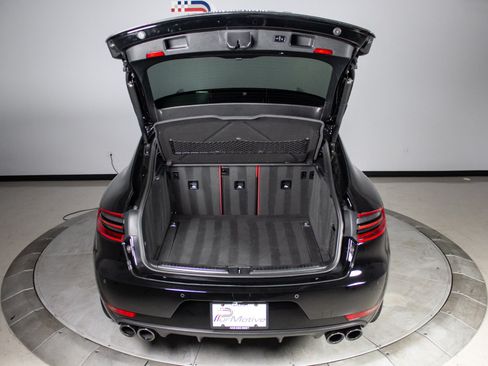 Used 2018 Porsche Macan Turbo AWD/4WD image 41