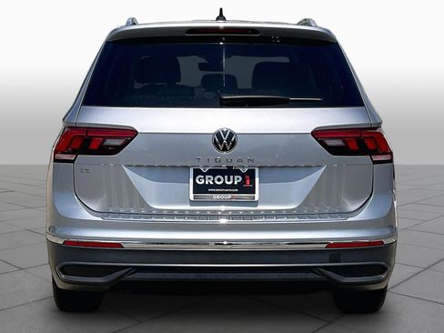 Used 2024 Volkswagen Tiguan SE FWD image 5