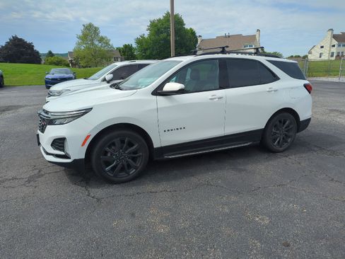 Used 2023 Chevrolet Equinox RS w/ RS Leather Package AWD/4WD image 3