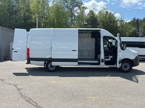 Used 2023 Mercedes-Benz Sprinter 2500 image 10