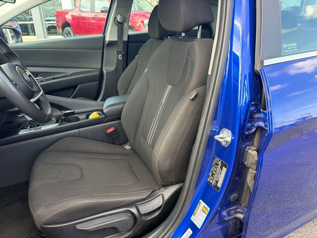 Used 2025 Hyundai Elantra SEL FWD image 8