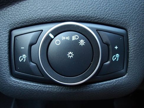 Used 2017 Ford C-MAX SE image 21