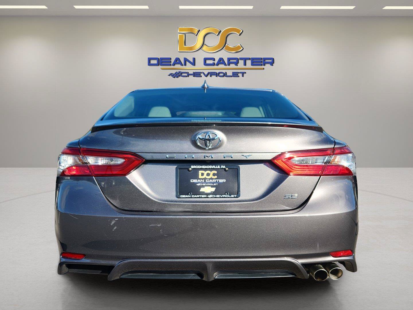 Used 2019 Toyota Camry SE FWD image 4