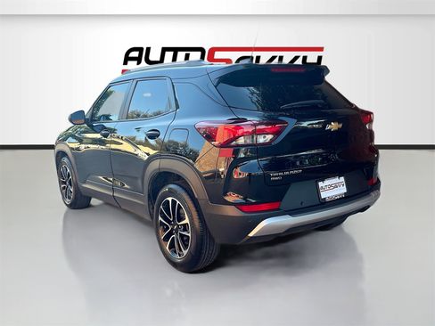 Used 2024 Chevrolet TrailBlazer LT w/ Convenience Package image 5