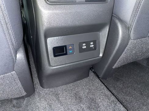 Certified 2025 Nissan Rogue SL w/ SL Premium Package image 18