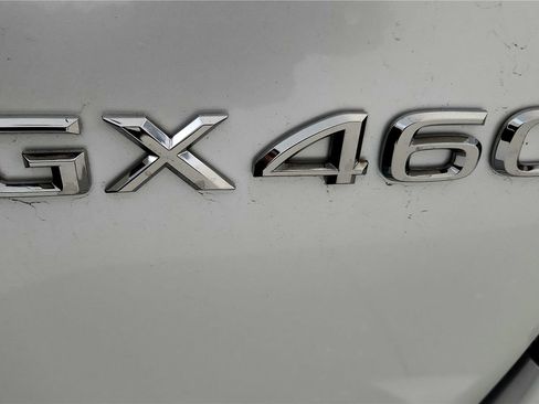 Used 2023 Lexus GX 460 Premium w/ Premium Package image 14