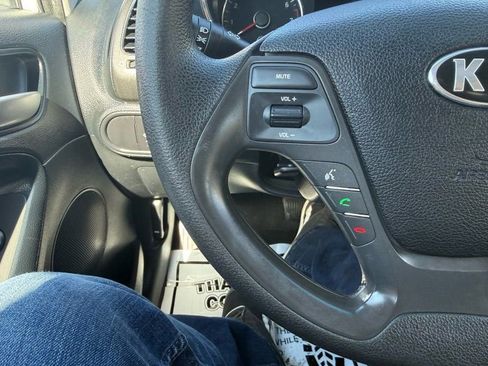 Used 2017 Kia Forte LX image 14