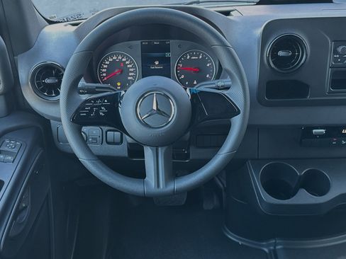New 2025 Mercedes-Benz Sprinter 2500 image 14