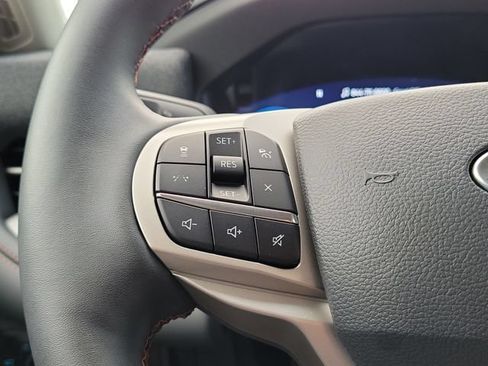 Used 2026 Ford Explorer Active RWD image 19