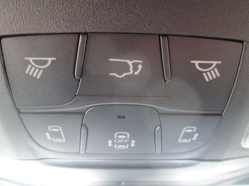 Used 2025 Chrysler Pacifica Select FWD image 22