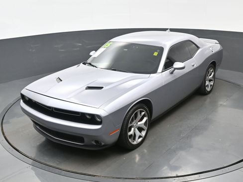 Used 2015 Dodge Challenger SXT Plus w/ Driver Convenience Group image 31