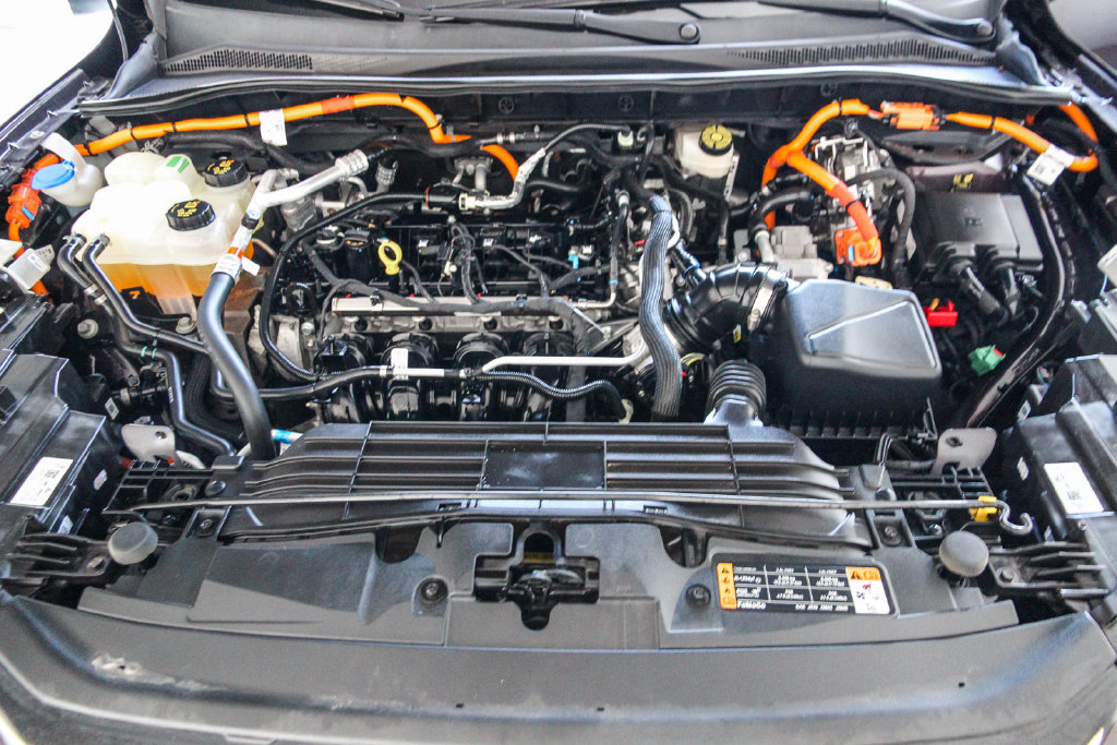 Certified 2023 Ford Escape SE w/ PHEV Premium Package FWD image 30