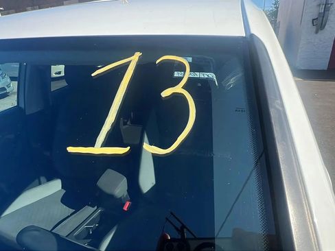 Used 2020 Volkswagen Tiguan S image 34