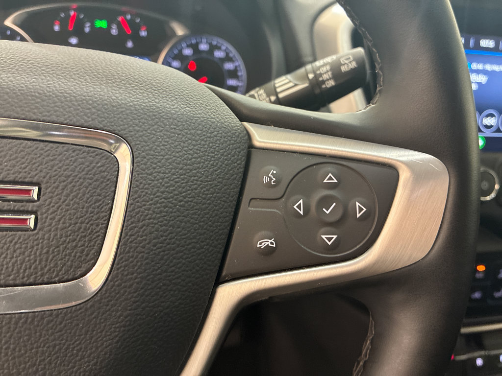 Used 2024 GMC Terrain SLT AWD/4WD image 25