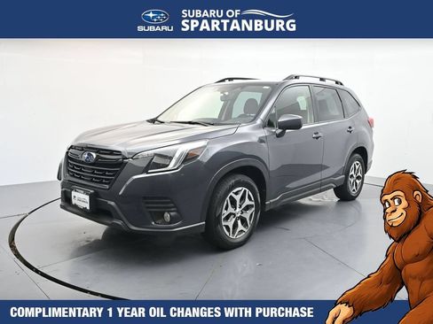 Used 2023 Subaru Forester Premium AWD/4WD image 3