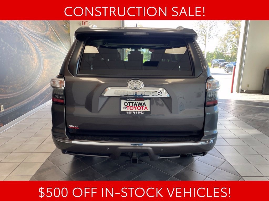 Used 2017 Toyota 4Runner Limited AWD/4WD image 7