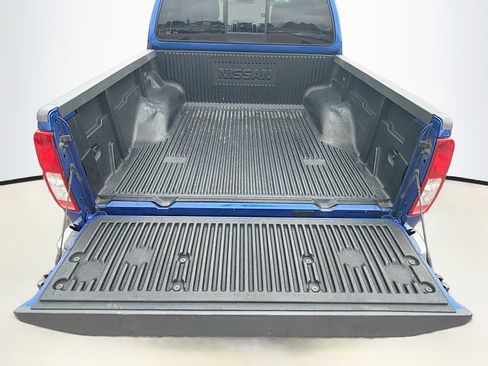 Used 2015 Nissan Frontier SV AWD/4WD image 25