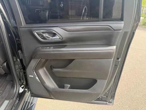 Used 2023 Chevrolet Suburban RST AWD/4WD image 32