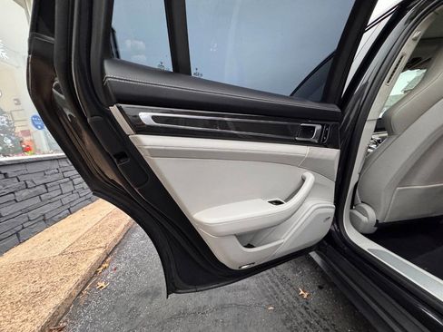 Used 2017 Porsche Panamera Turbo w/ Premium Package Plus image 18