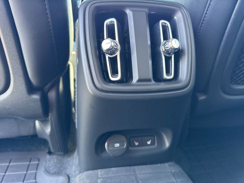 Used 2023 Volvo XC40 Recharge Ultimate w/ Protection Package Premier AWD/4WD image 34