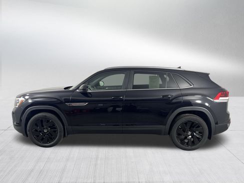 Certified 2025 Volkswagen Atlas Cross Sport SE image 4