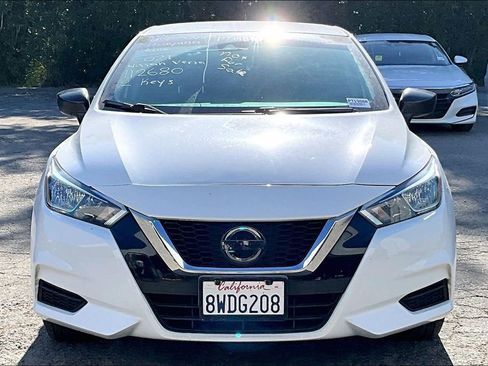 Used 2021 Nissan Versa S FWD image 2