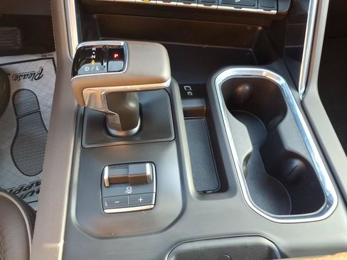 Used 2025 GMC Sierra 1500 Denali AWD/4WD image 17