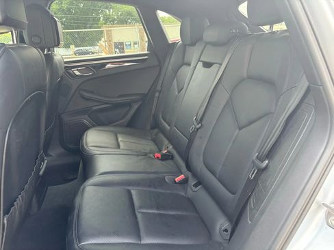 Used 2016 Porsche Macan S image 14