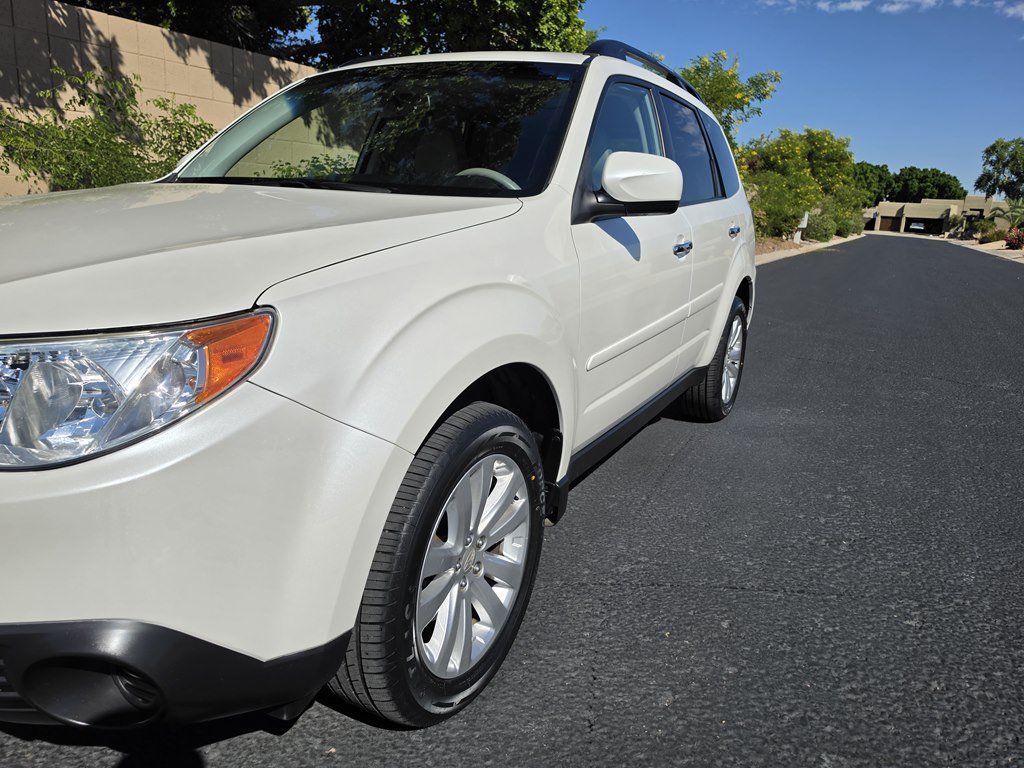 Used 2012 Subaru Forester 2.5X Premium w/ Popular Pkg 2 AWD/4WD image 10