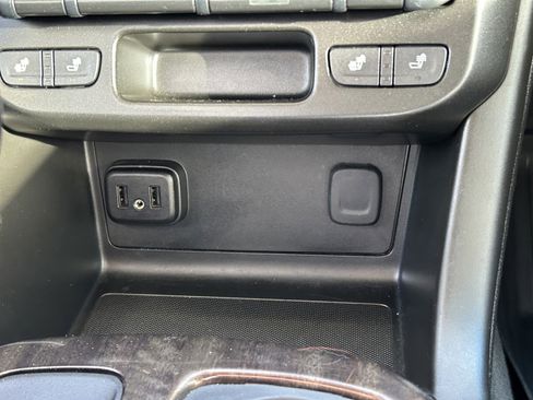 Used 2022 GMC Canyon Elevation image 35