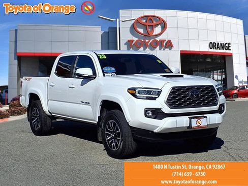 Used 2023 Toyota Tacoma TRD Sport image 1