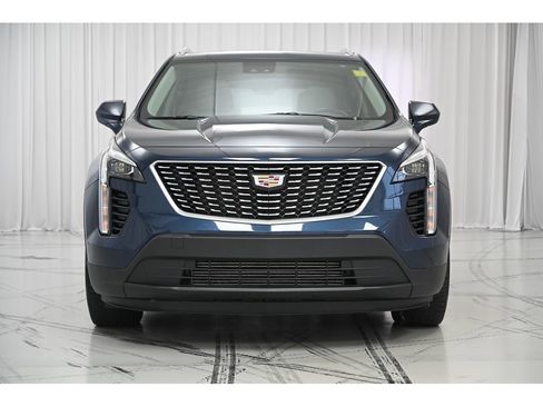 Used 2021 Cadillac XT4 Luxury w/ Cold Weather Package image 3