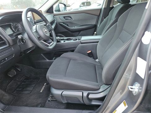 Used 2023 Nissan Rogue S image 11