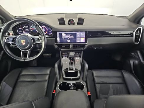 Used 2021 Porsche Cayenne AWD/4WD image 11