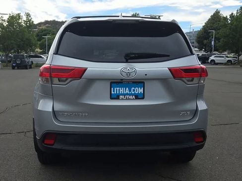 Used 2018 Toyota Highlander XLE FWD image 7