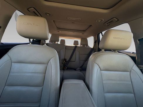 Used 2018 GMC Acadia Denali w/ Technology Package image 2