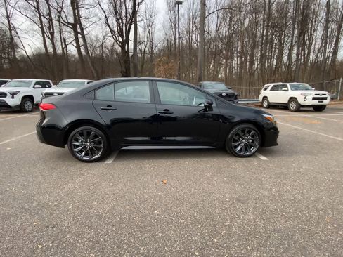 Certified 2025 Toyota Corolla SE image 16