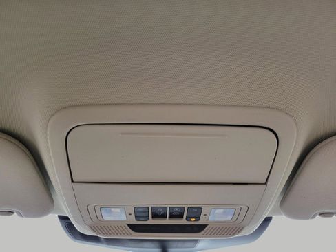 Used 2020 Ford Explorer XLT w/ Equipment Group 202A image 19