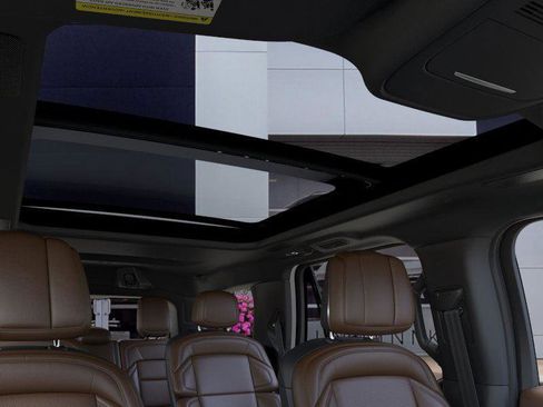 New 2025 Lincoln Navigator Reserve image 22