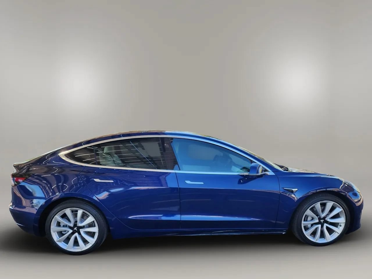 Used 2018 Tesla Model 3 Long Range AWD/4WD image 5