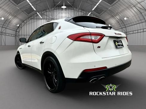 Used 2018 Maserati Levante AWD/4WD image 33