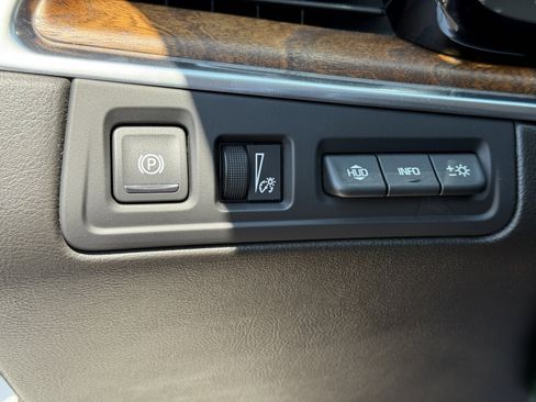 Used 2020 Cadillac XT5 Premium Luxury w/ Platinum Package image 37