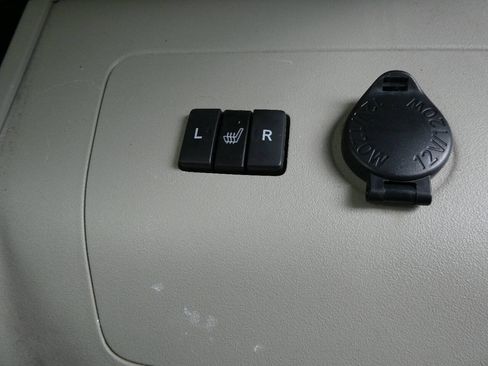 Used 2015 Toyota Prius Four FWD image 21